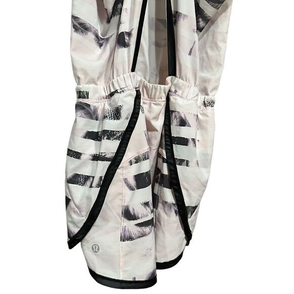 Lululemon Sweaty or Not Runsie Tennis Romper Skort Sz 4 Comfort Sunset Stripe Bl - Picture 11 of 12